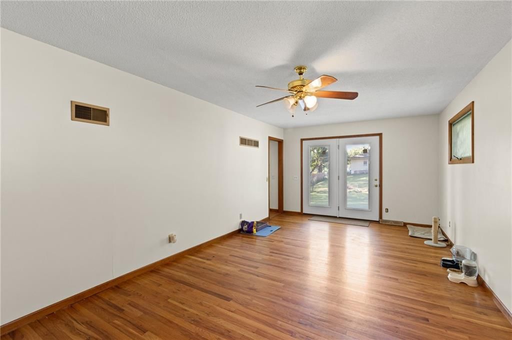 211 Rothrock Avenue — photo 10