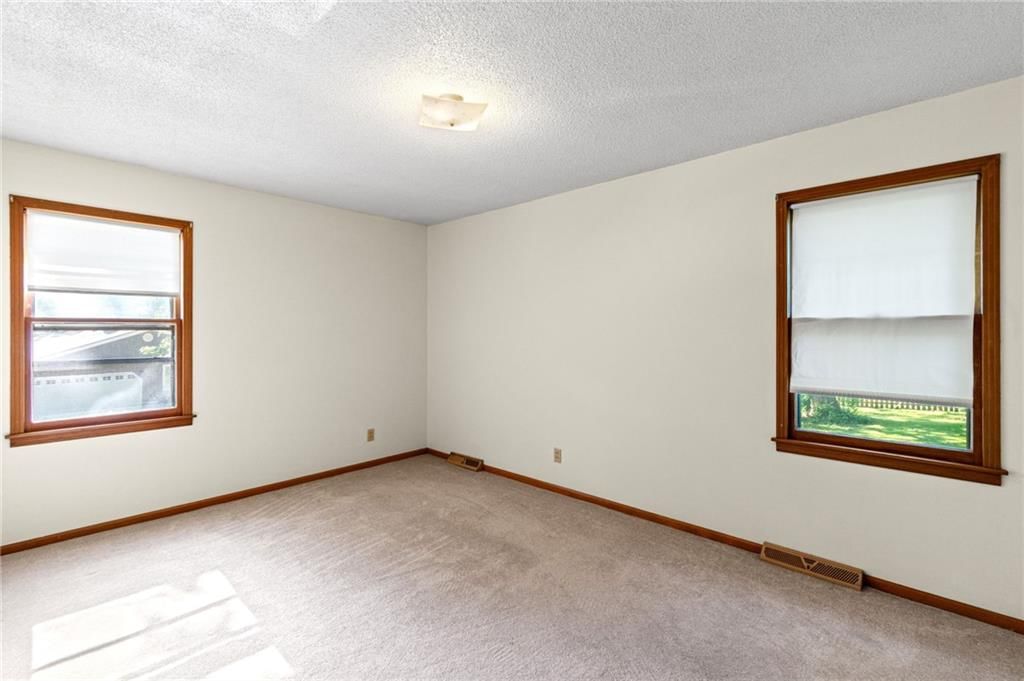 211 Rothrock Avenue — photo 17