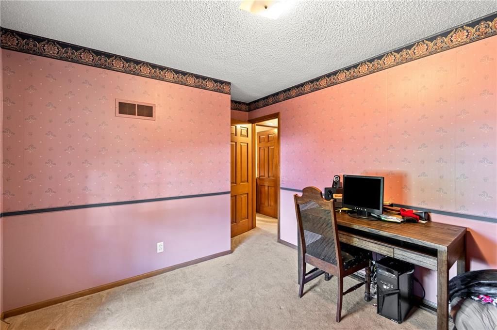 211 Rothrock Avenue — photo 18