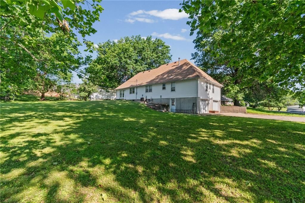 211 Rothrock Avenue — photo 25