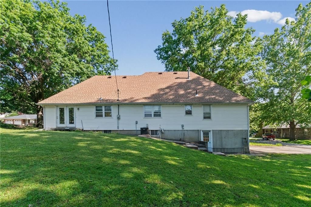 211 Rothrock Avenue — photo 26