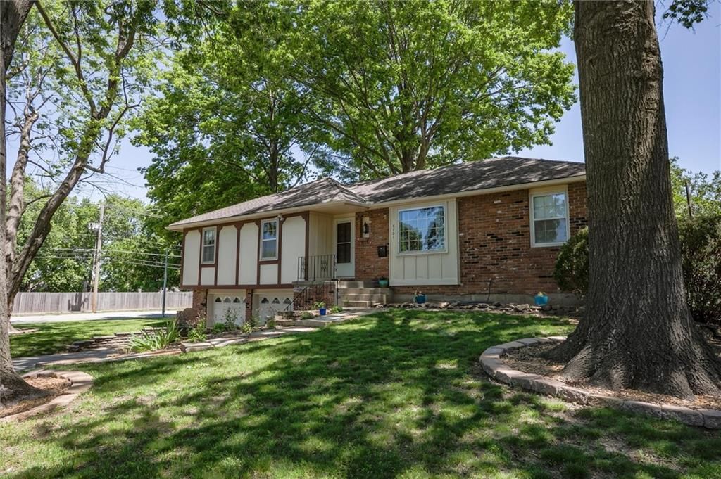 6701 CAENEN Avenue — photo 3