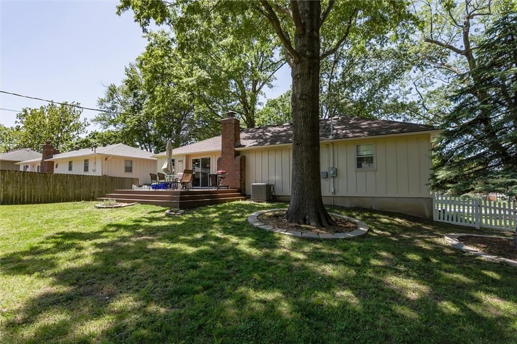 6701 CAENEN Avenue — photo 29