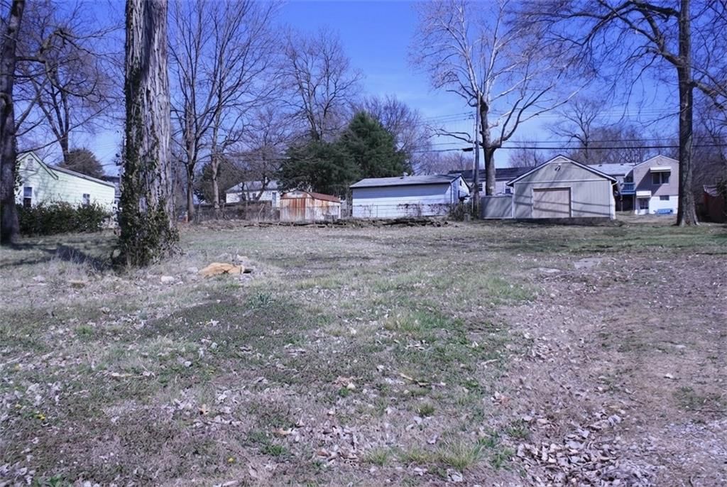 2911 S Sterling Avenue — photo 4