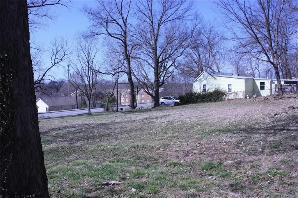 2911 S Sterling Avenue — photo 9