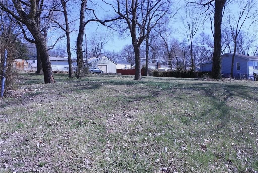 2911 S Sterling Avenue — photo 11