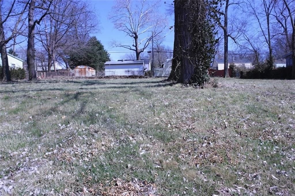2911 S Sterling Avenue — photo 12
