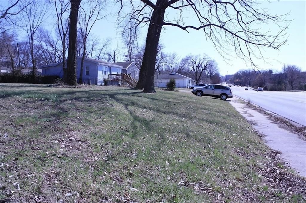 2911 S Sterling Avenue — photo 14