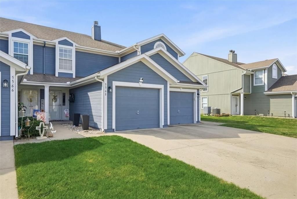5568 NW Moonlight Meadow Drive, Lee's Summit, MO