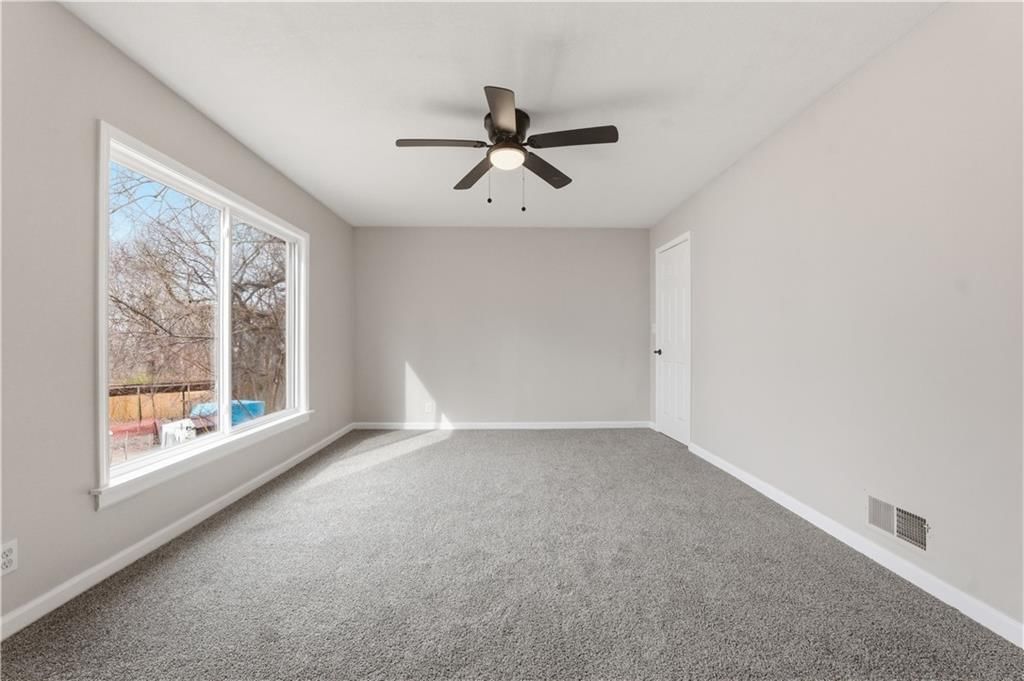 3900 Circle Drive — photo 10