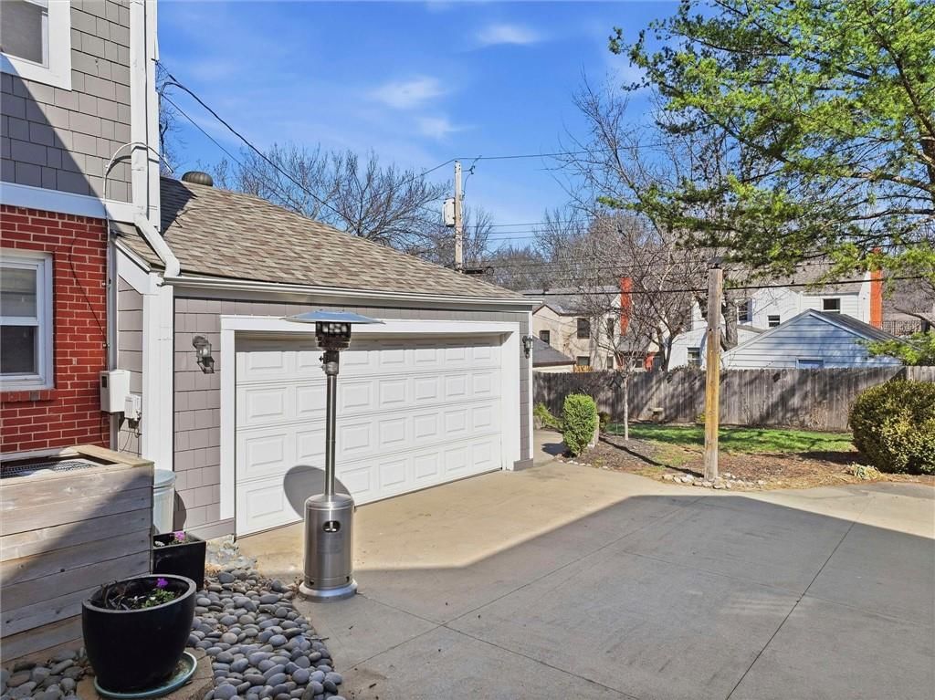 1248 W 71st Terrace — photo 34