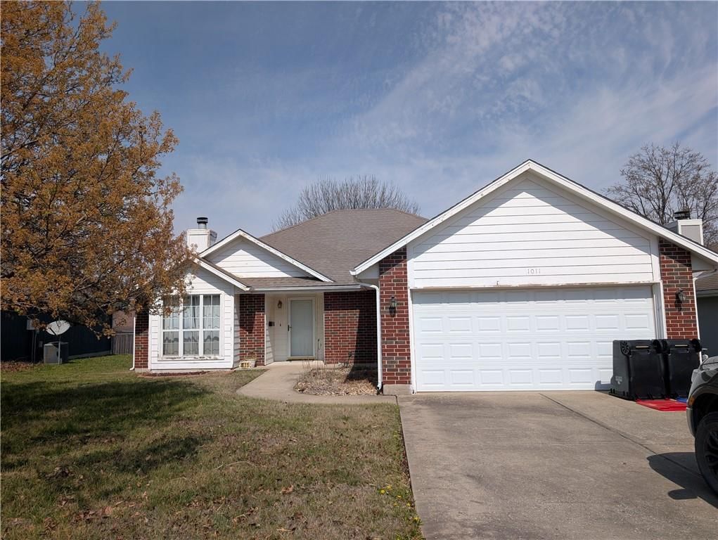 1011 Bedford Drive — photo 2