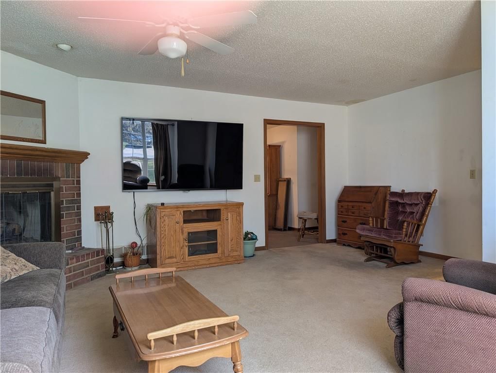 1011 Bedford Drive — photo 3