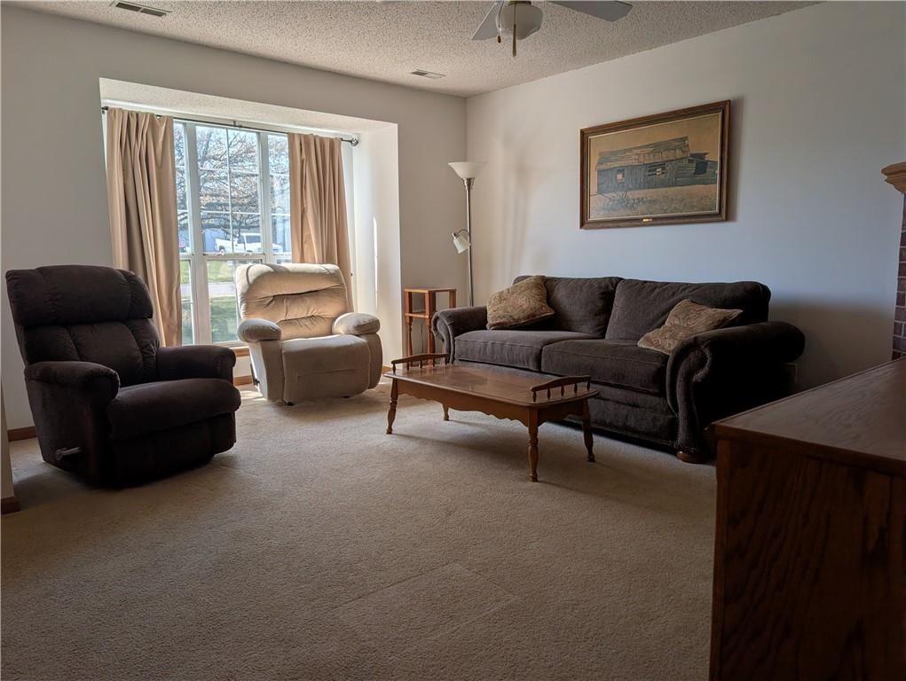 1011 Bedford Drive — photo 4