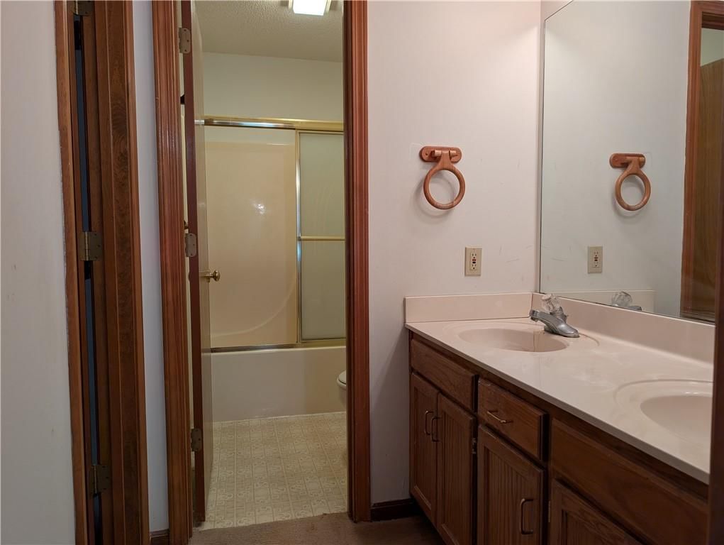 1011 Bedford Drive — photo 12