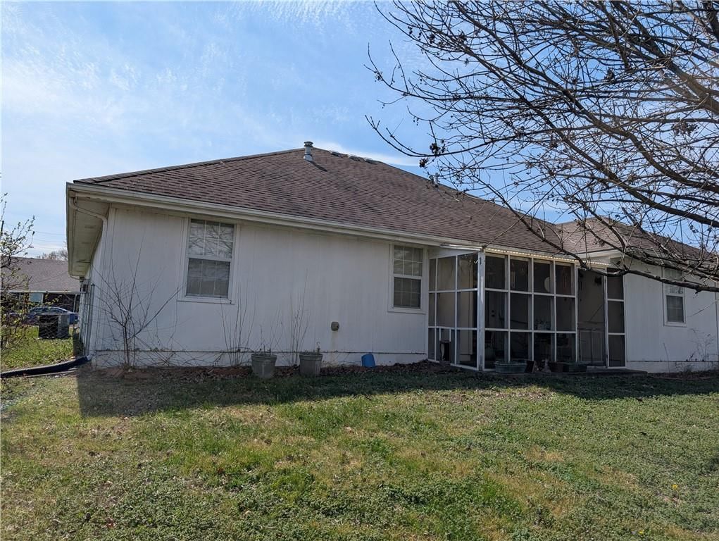 1011 Bedford Drive — photo 23