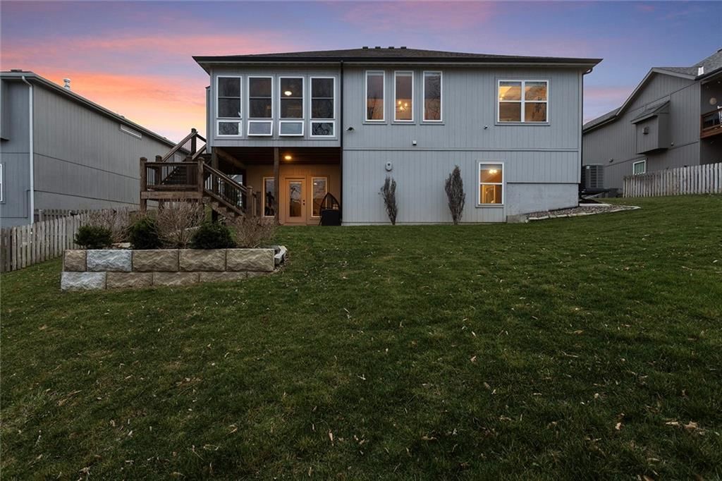 913 SE Wood Ridge Court — photo 2