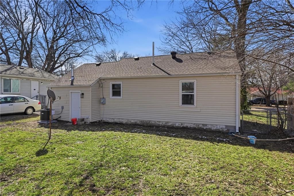 1807 W Main Street — photo 24