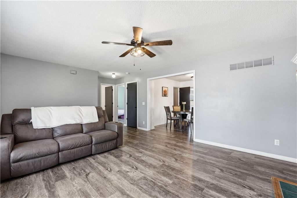 1305 Stonecrest Drive — photo 4