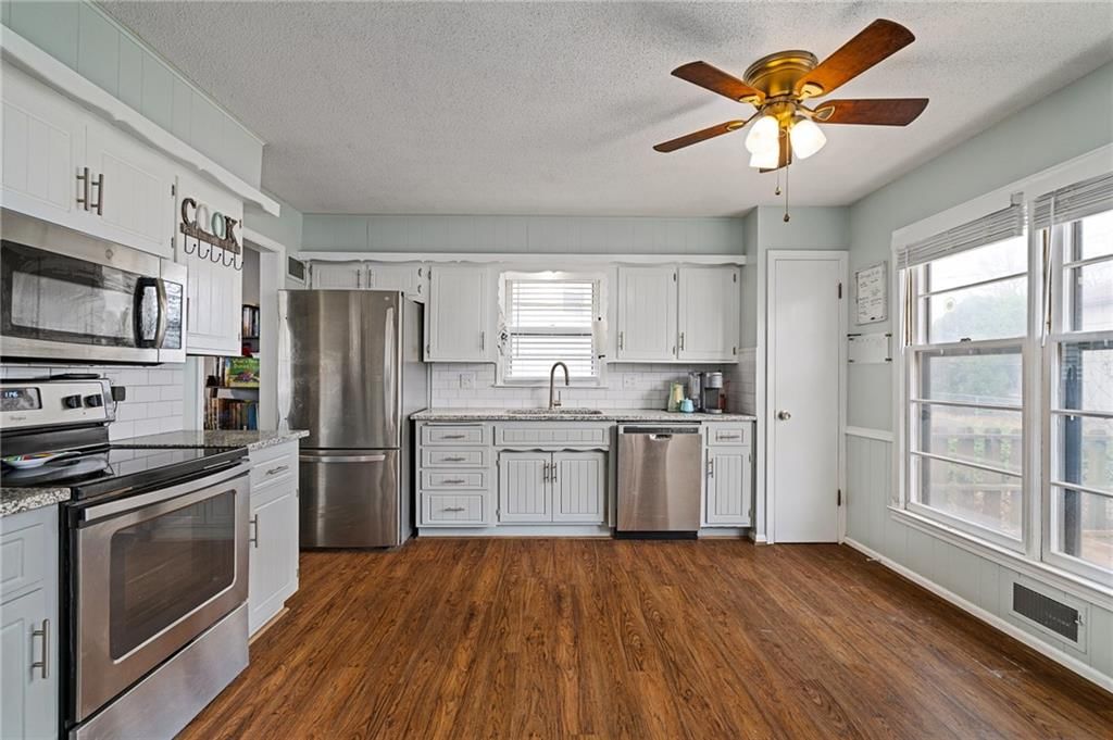 610 Belton Avenue — photo 8