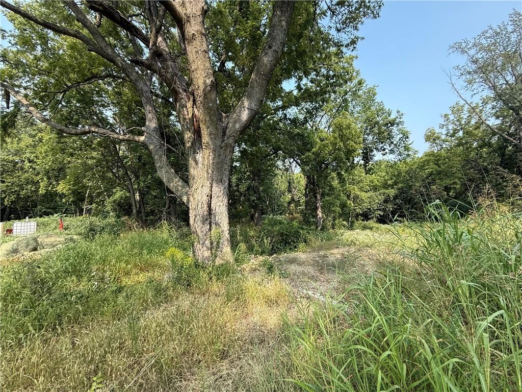 5202 Sewell Avenue — photo 2