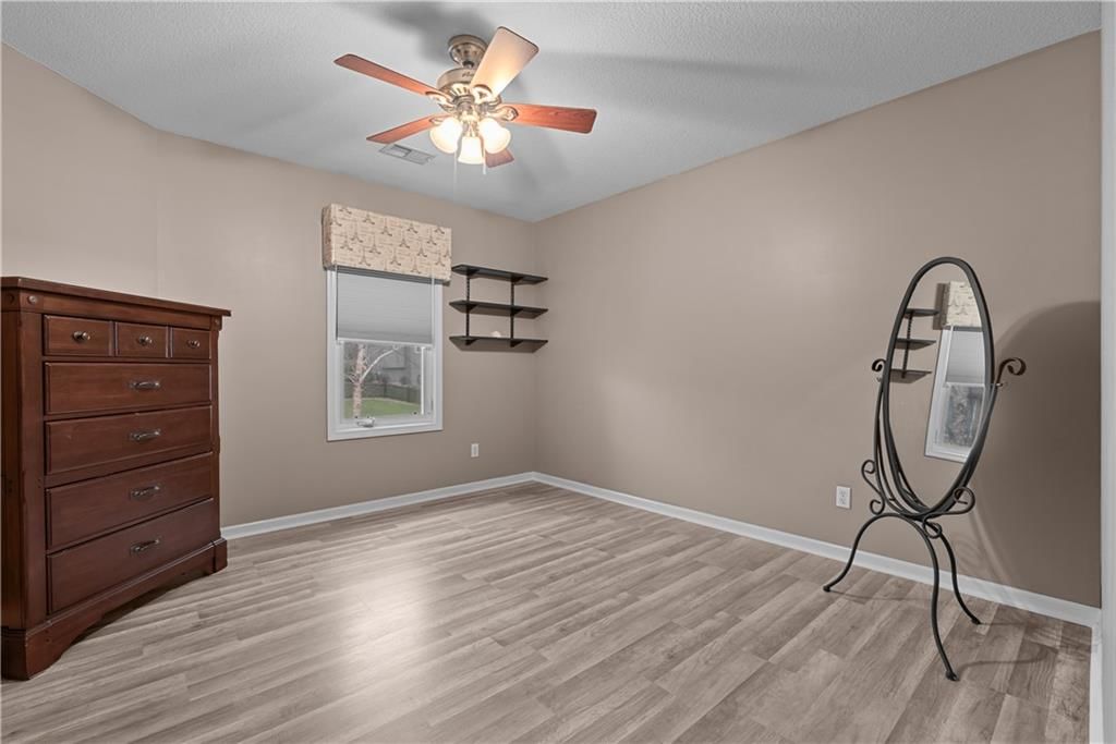 5715 NE SAPPHIRE Place — photo 38