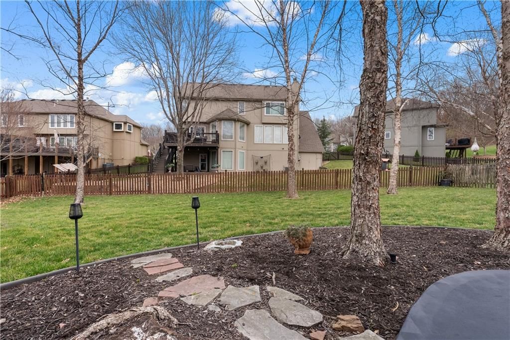 5715 NE SAPPHIRE Place — photo 48