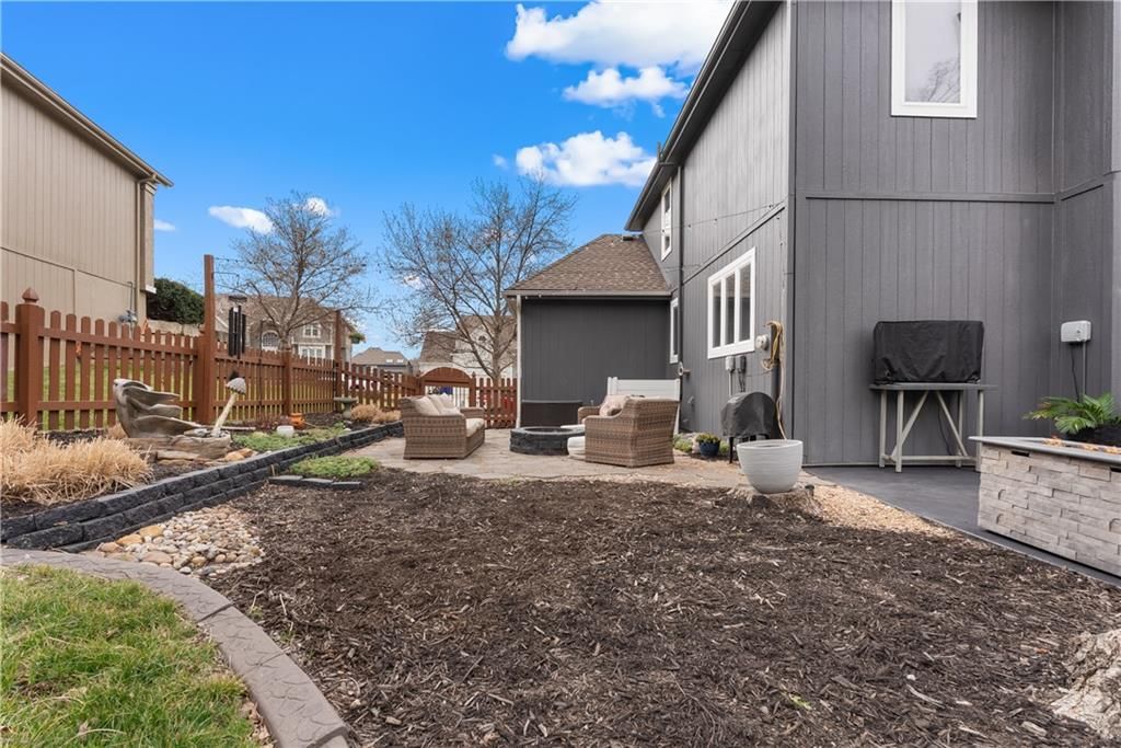 5715 NE SAPPHIRE Place — photo 50