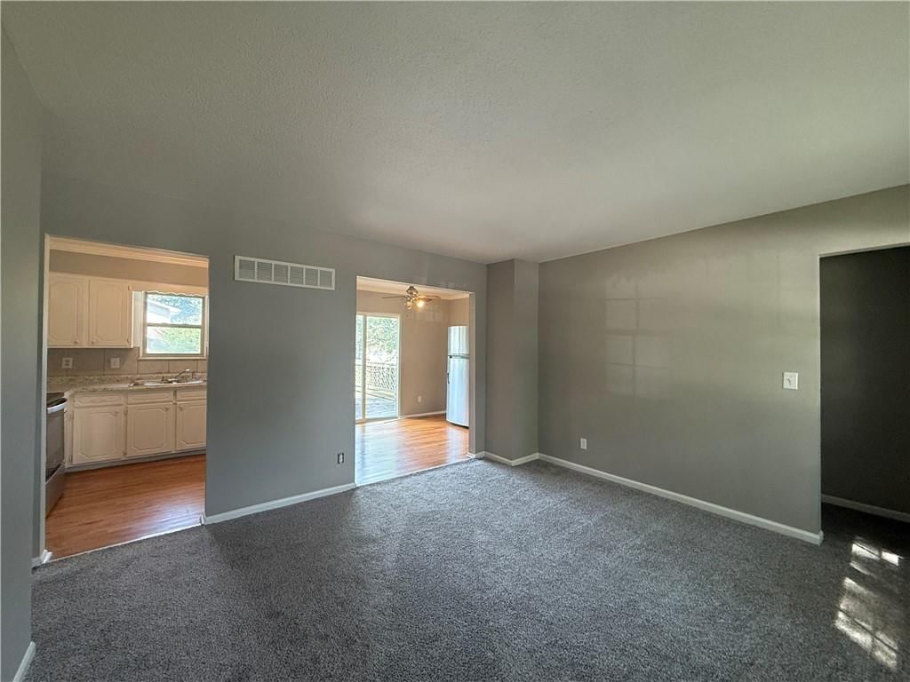 7718 E 90th Terrace — photo 2