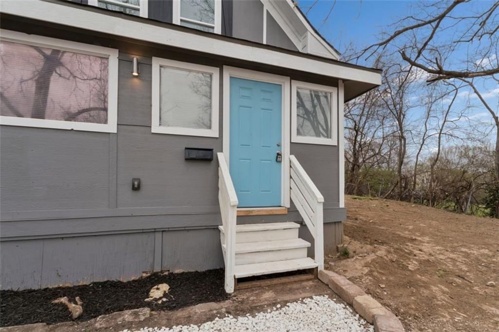 6024 Elmwood Avenue — photo 4