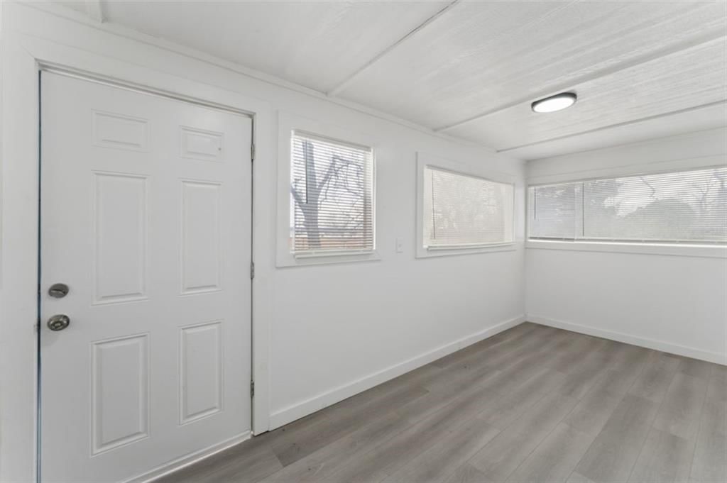 6024 Elmwood Avenue — photo 6
