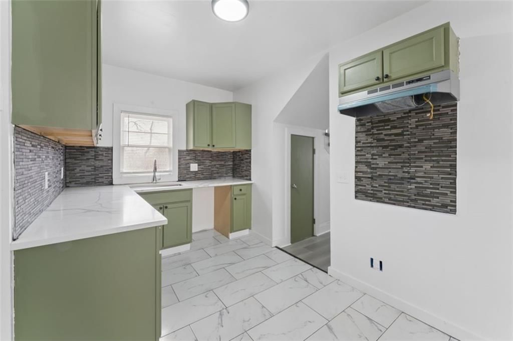 6024 Elmwood Avenue — photo 12