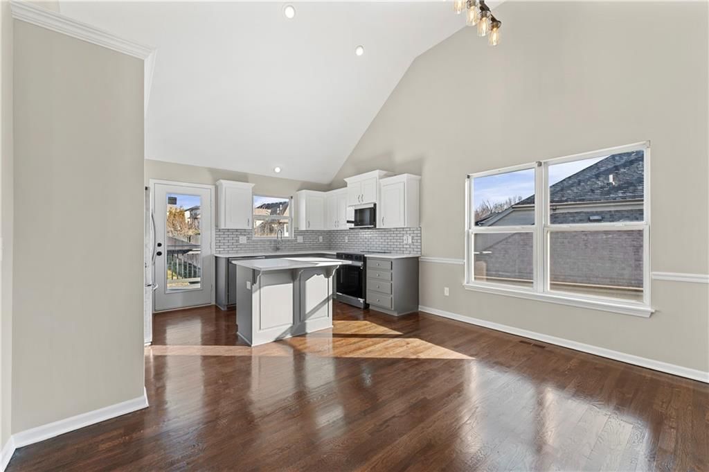 10118 Miller Lane — photo 11