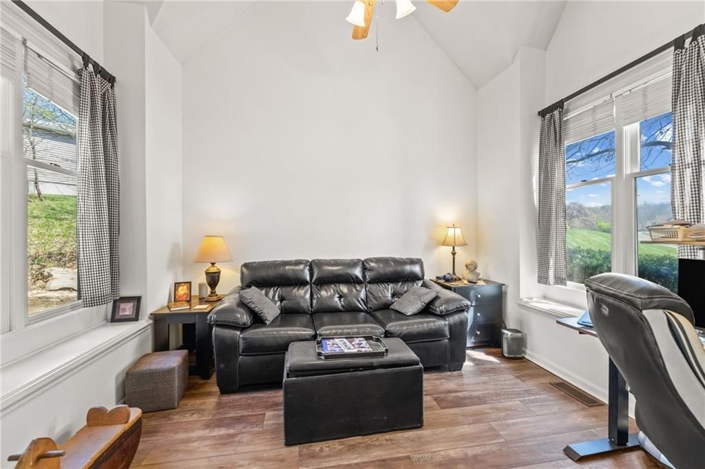 10400 River Hills Drive — photo 8