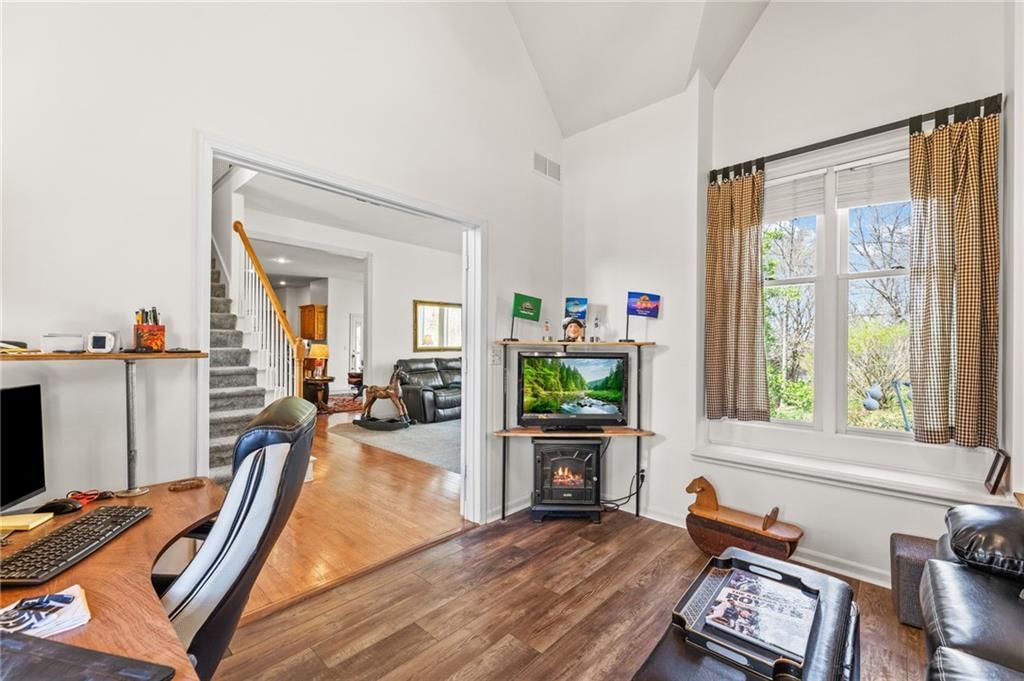 10400 River Hills Drive — photo 9