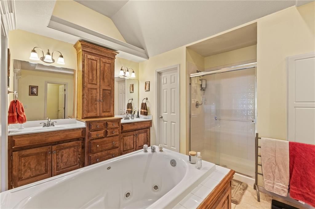 10400 River Hills Drive — photo 33