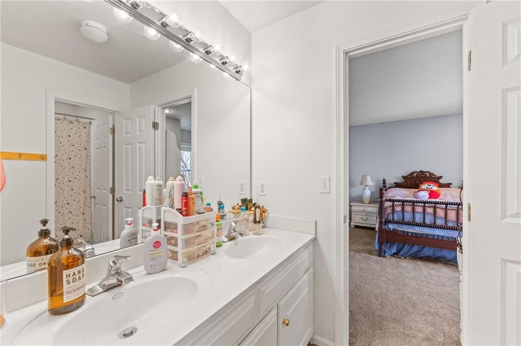 10400 River Hills Drive — photo 38