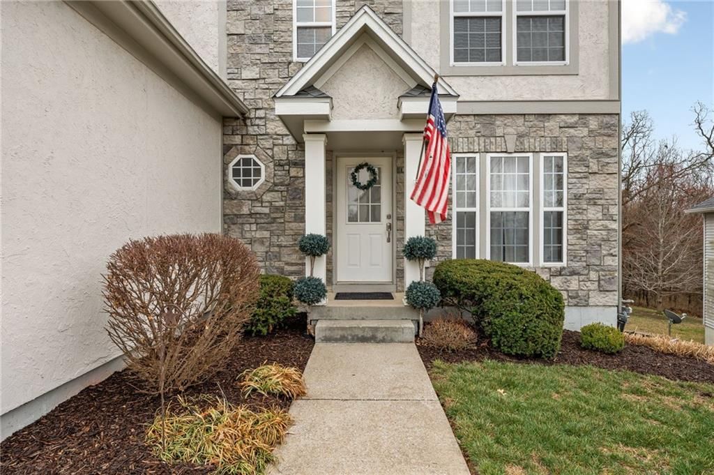 203 Fairway Drive — photo 2