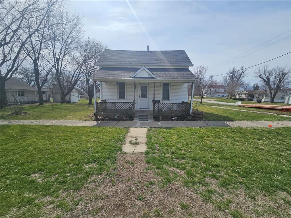 302 E Bird Street, Hamilton, MO