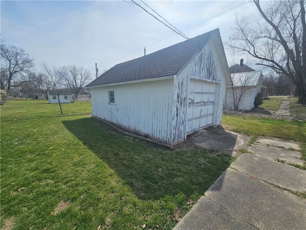 302 E Bird Street — photo 7