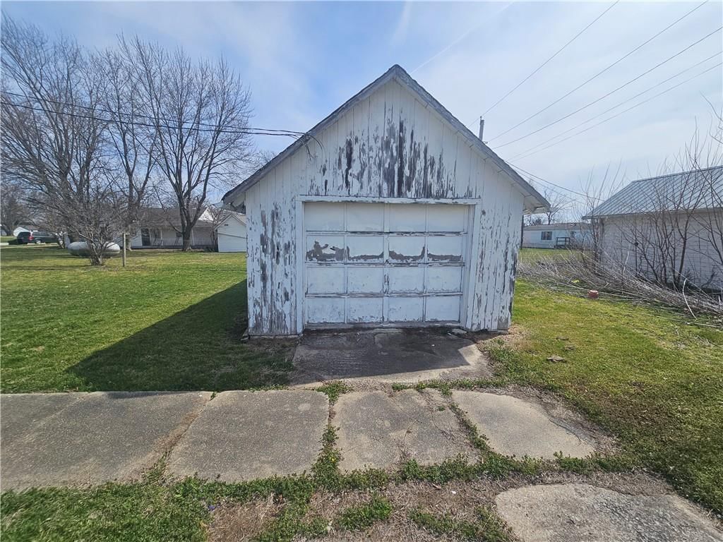 302 E Bird Street — photo 8