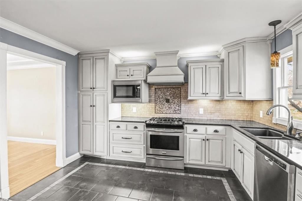 810 NE Chestnut Street — photo 8