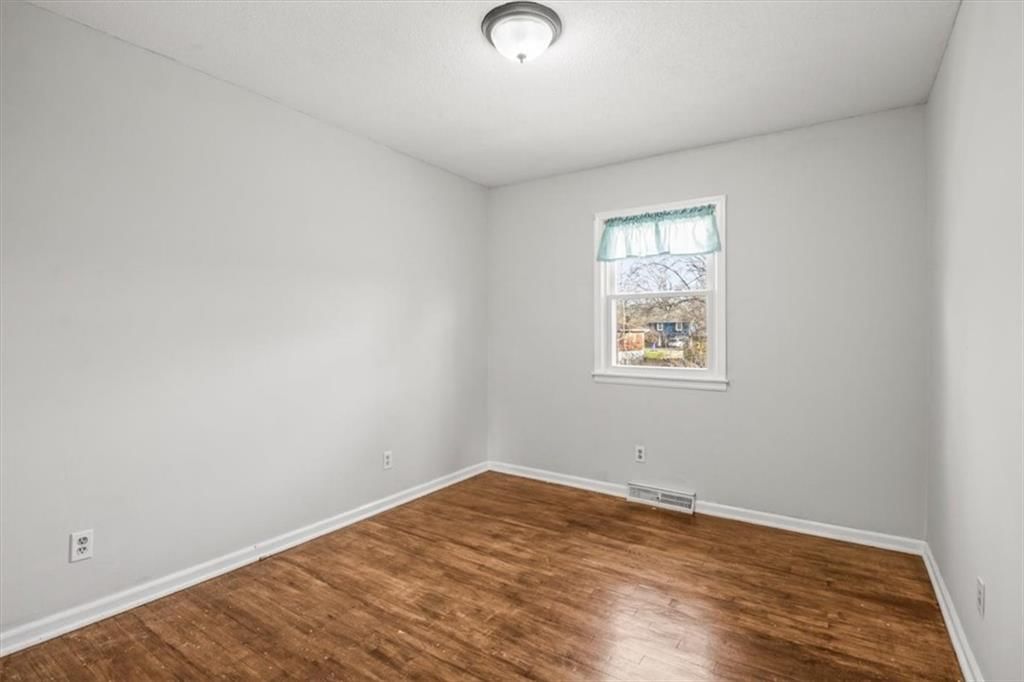 810 NE Chestnut Street — photo 20