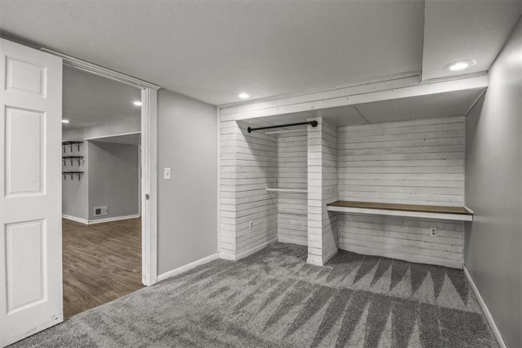 810 NE Chestnut Street — photo 27
