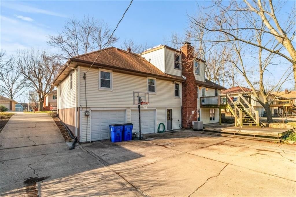 810 NE Chestnut Street — photo 30