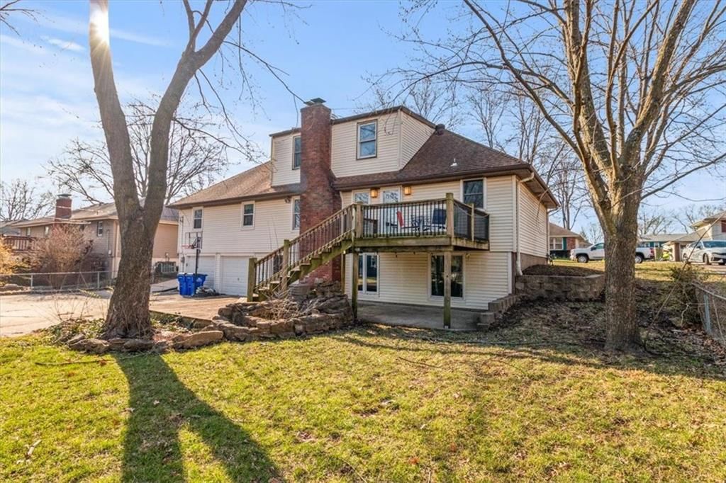 810 NE Chestnut Street — photo 31