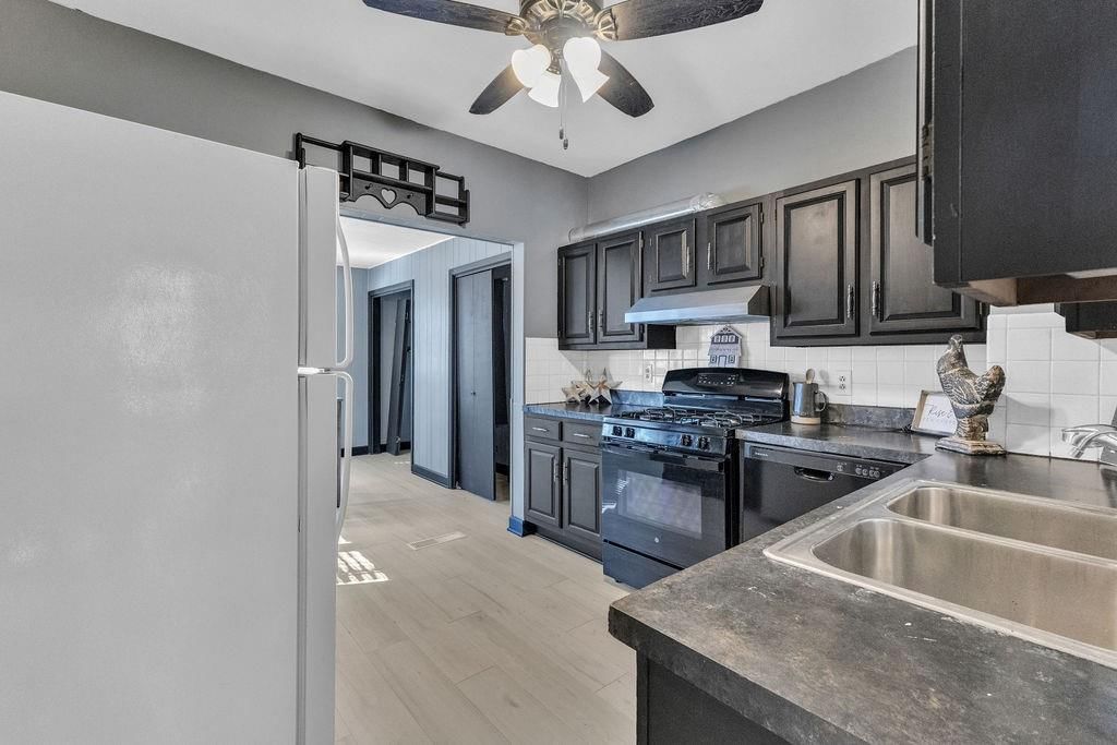 3020 Faraon Street — photo 18