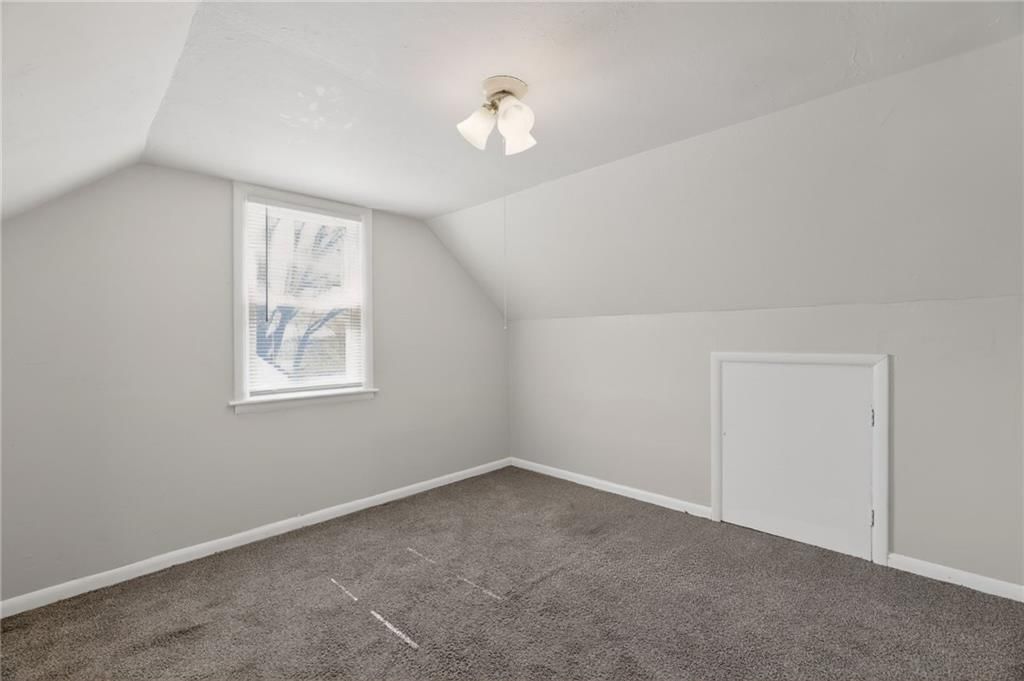 7409 WALROND Avenue — photo 20