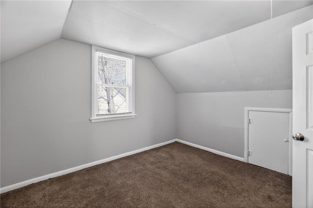 7409 WALROND Avenue — photo 22