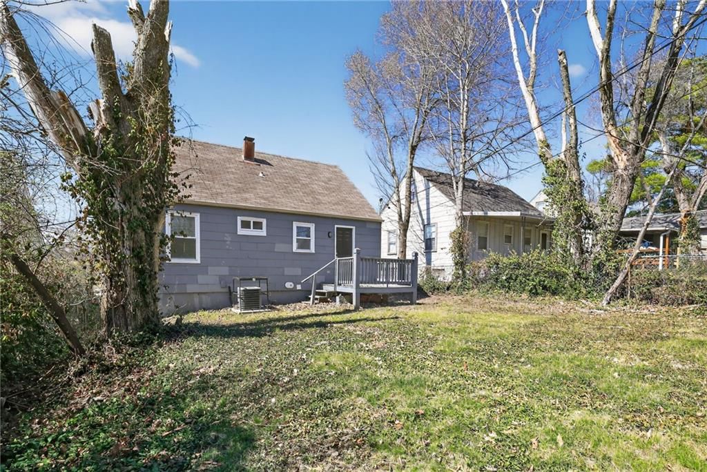 7409 WALROND Avenue — photo 28